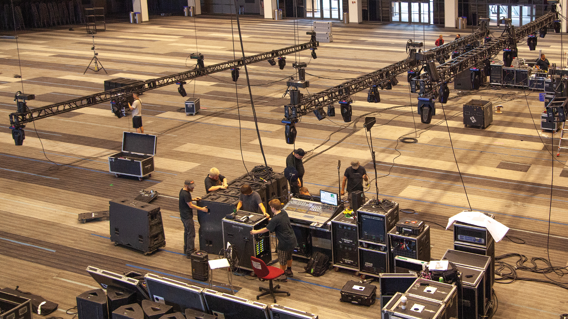 Truss That Tried to Escape Mid-Show